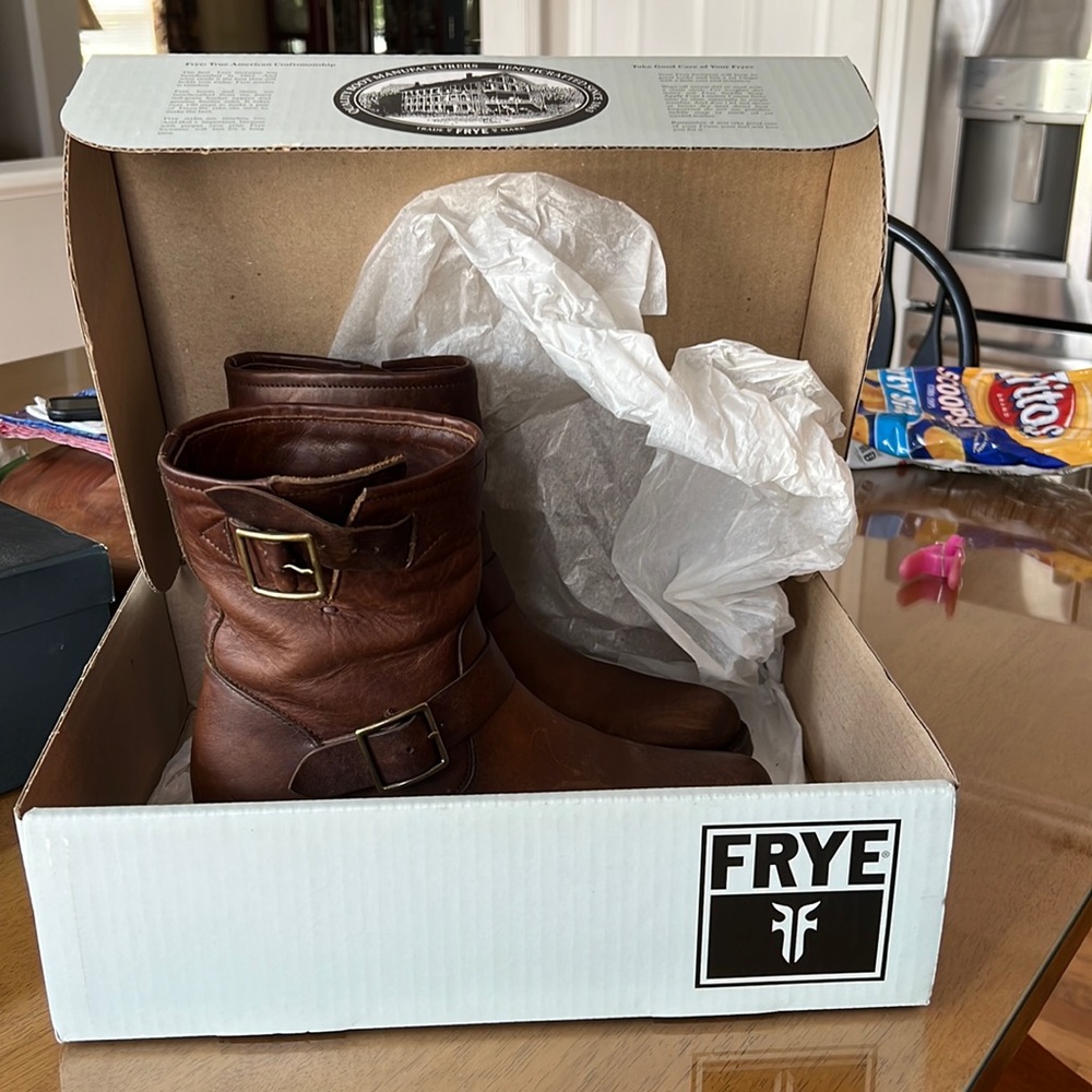 Frye Vicky Engineer boot